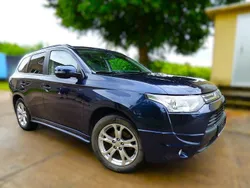 Blau Gebraucht 2013 Mitsubishi Outlander SUV | 5.650 € (Superpreis)