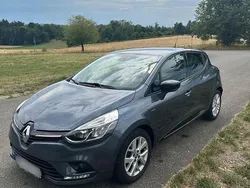 Grau Gebraucht 2019 Renault Clio IV LIMITED Kleinwagen | 8.350 € (Guter Preis)
