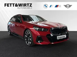 Fire red metallic Gebraucht 2024 BMW i5 Sport Line Limousine | 76.800 €