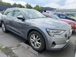 Schwarz (brillantschwarz) Gebraucht 2022 Audi e-tron SUV | 25.947 € (Superpreis)