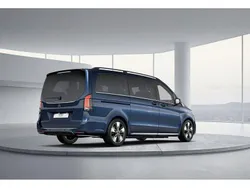 Blau Gebraucht 2024 Mercedes EQV300 Avantgarde Van / Kleinbus | 61.480 €