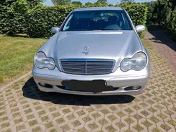 Silber Gebraucht 2000 Mercedes C180 Limousine | 2.999 €