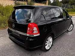 Schwarz Gebraucht 2009 Opel Zafira OPC Van / Kleinbus | 4.800 €