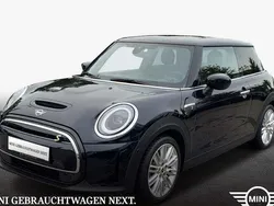 Schwarz Gebraucht 2023 Mini Cooper SE Kleinwagen | 25.490 € (Etwas zu teuer)