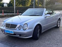 Silber Gebraucht 2001 Mercedes CLK230 Elegance Cabrio | 6.500 € (Teuer)