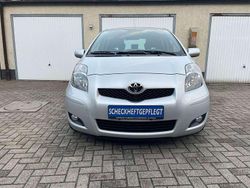 Silber Gebraucht 2011 Toyota Yaris Edition Limousine | 9.599 € (Teuer)