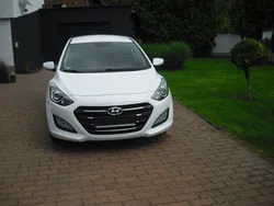 Weiß Gebraucht 2017 Hyundai i30 Classic Kombi | 7.990 € (Superpreis)