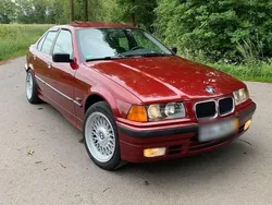 Rot Gebraucht 1994 BMW 318 Limousine | 4.999 €