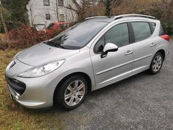 Silber Gebraucht 2008 Peugeot 207 Kombi | 2.200 €