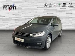 Grau Gebraucht 2024 VW Touran Highline Van / Kleinbus | 34.369 € (Fairer Preis)