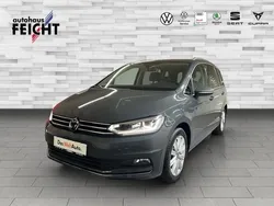 Grau Gebraucht 2024 VW Touran Highline Van / Kleinbus | 37.549 € (Etwas zu teuer)