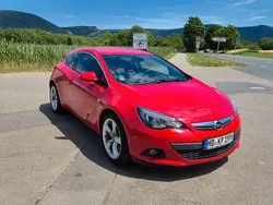 Rot Gebraucht 2013 Opel Astra GTC Coupé | 7.500 € (Fairer Preis)