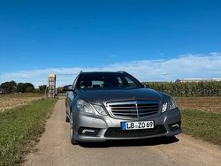 Grau Gebraucht 2010 Mercedes E350 Avantgarde Kombi | 7.900 € (Fairer Preis)