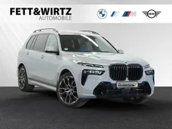 Brooklyn grau metallic Gebraucht 2024 BMW X7 M Sport SUV | 101.500 € (Superpreis)