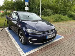 Blau Gebraucht 2020 VW e-Golf Kleinwagen | 17.990 € (Etwas zu teuer)