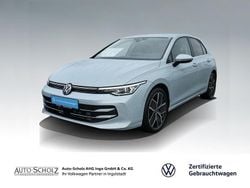 Blau Neu 2025 VW Golf VIII Style Limousine | 32.511 € (Etwas zu teuer)