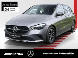 Metalliclack mountaingrau Gebraucht 2024 Mercedes B200 Van / Kleinbus | 31.990 € (Teuer)