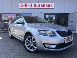 Moonweiss metallic Gebraucht 2016 Skoda Octavia Scout 4x4 Kombi | 14.590 € (Guter Preis)
