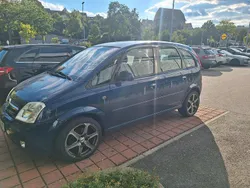 Blau Gebraucht 2004 Opel Meriva Van / Kleinbus | 900 € (Fairer Preis)