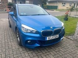 Blau Gebraucht 2016 BMW 220 Active Tourer Performance Van / Kleinbus | 15.800 € (Guter Preis)