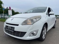 Weiß Gebraucht 2010 Renault Scénic III Luxe Van / Kleinbus | 4.999 € (Fairer Preis)