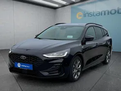 Schwarz Gebraucht 2023 Ford Focus Kombi | 21.649 € (Guter Preis)