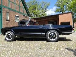 Schwarz Gebraucht 1966 Mercedes 230 Cabrio | 129.500 €