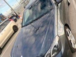 Grau Gebraucht 2014 Mercedes E220 AMG line Limousine | 14.900 € (Etwas zu teuer)