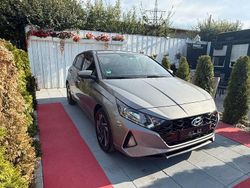 Grau Gebraucht 2022 Hyundai i20 Edition 30 Limousine | 15.500 € (Fairer Preis)