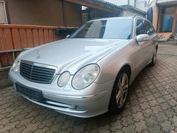 Grau Gebraucht 2005 Mercedes E280 Avantgarde Kombi | 4.400 € (Teuer)