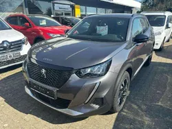 Grau Gebraucht 2023 Peugeot 2008 Allure SUV | 23.900 € (Fairer Preis)
