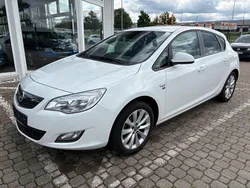 Weiß Gebraucht 2012 Opel Astra Limousine | 5.990 € (Fairer Preis)