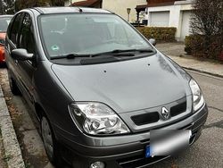 Grau Gebraucht 2002 Renault Scénic Van / Kleinbus | 2.000 €