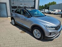Silber metallic Gebraucht 2024 VW T-Roc Life SUV | 26.890 € (Guter Preis)