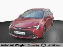 Rot Neu 2025 Toyota Corolla Limousine | 34.950 €