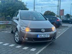 Beige Gebraucht 2009 VW Golf Plus Cross Van / Kleinbus | 7.700 €