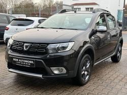 Schwarz Gebraucht 2017 Dacia Sandero SUV | 7.450 € (Superpreis)