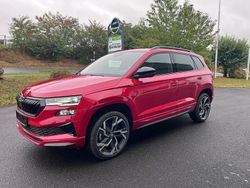 Rot Neu 2025 Skoda Karoq SportLine SUV | 37.990 € (Teuer)