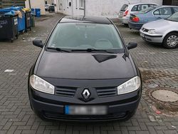 Schwarz Gebraucht 2004 Renault Mégane II Limousine | 1.700 € (Etwas zu teuer)