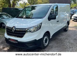 Weiß Gebraucht 2022 Renault Trafic Komfort Van | 21.999 € (Guter Preis)