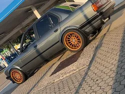 Grau Gebraucht 1990 BMW 316 Limousine | 20.000 €