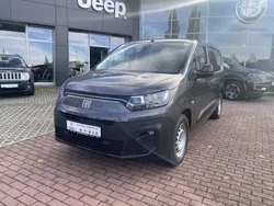 Grau Gebraucht 2022 Fiat e-Doblò Van / Kleinbus | 33.490 €