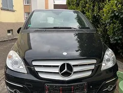 Schwarz Gebraucht 2009 Mercedes B200 Van / Kleinbus | 1.000 € (Superpreis)