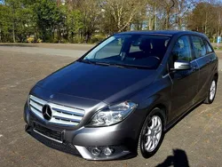 Grau Gebraucht 2014 Mercedes B180 Van / Kleinbus | 14.650 € (Etwas zu teuer)