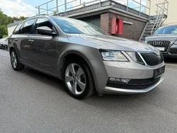 Beige Gebraucht 2018 Skoda Octavia Clever Kombi | 11.999 € (Fairer Preis)
