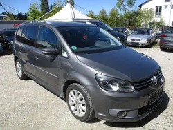 Grau Gebraucht 2011 VW Touran Highline Van / Kleinbus | 5.750 € (Guter Preis)