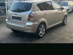 Silber Gebraucht 2006 Toyota Verso Van / Kleinbus | 6.000 €