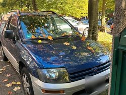 Blau Gebraucht 1999 Mitsubishi Space Runner Van / Kleinbus | 2.300 €