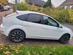 Weiß Gebraucht 2009 Ford Focus Limousine | 3.000 € (Fairer Preis)