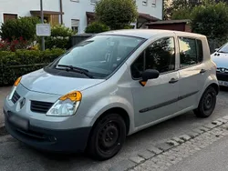 Blau Gebraucht 2004 Renault Modus Van / Kleinbus | 1.299 €